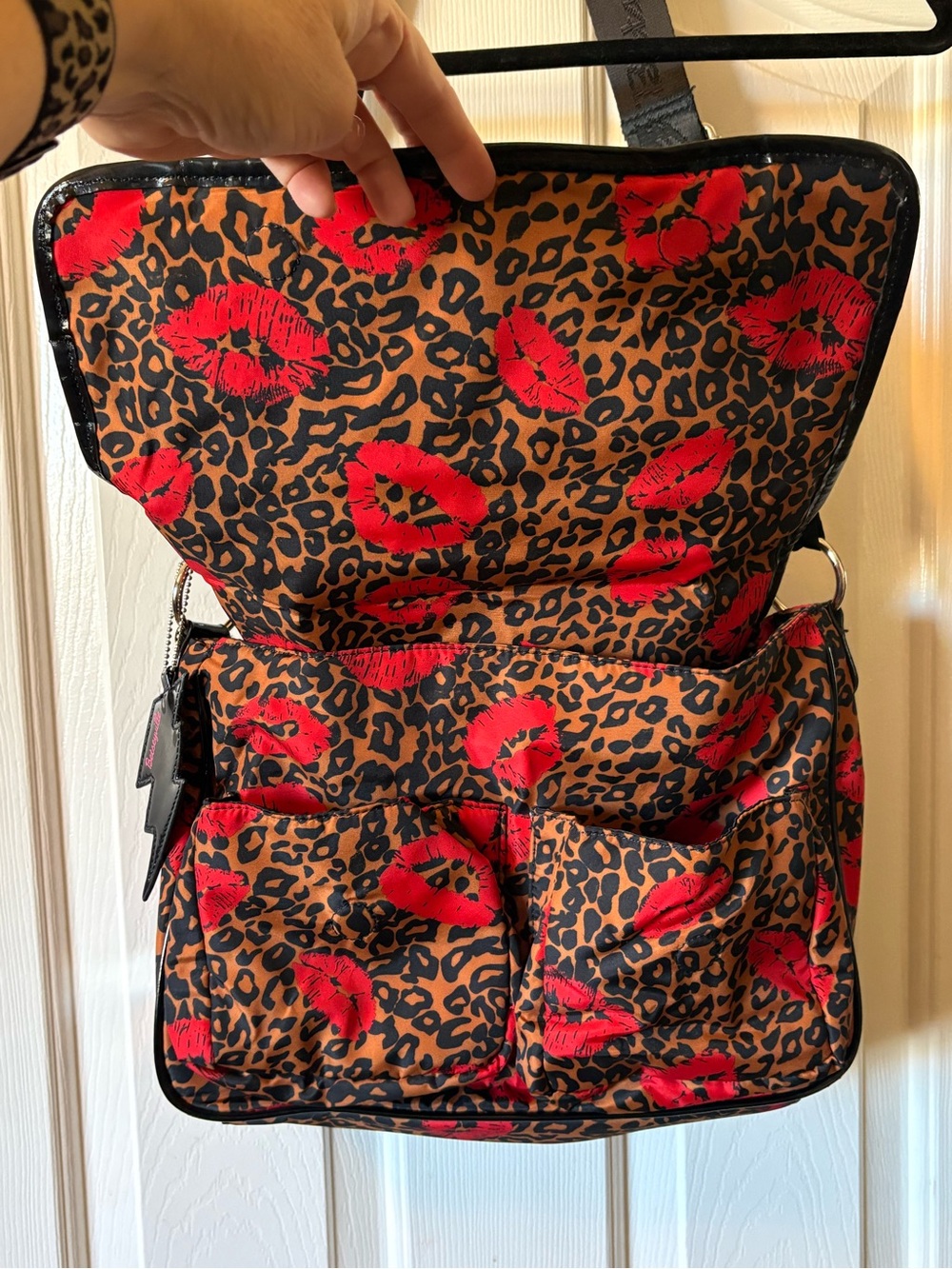 Betseyville Betsey Johnson Animal Print and Lips Messenger Bag - Picture 4 of 8